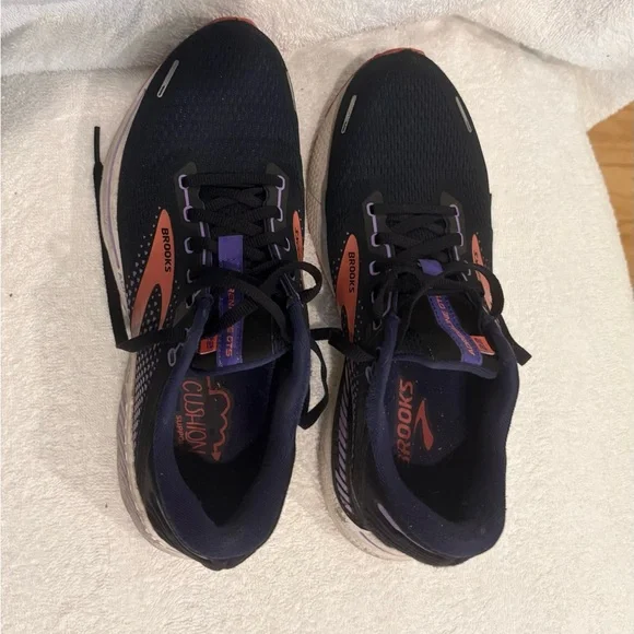 Brooks Black/Navy/Pink Athletic Shoes size 10
Adrenaline GTS women’s - Picture 5 of 7